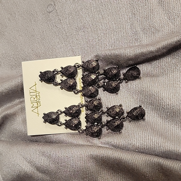 Amrita Singh Earrings NWT - Gunmetal Black w/ Silver Tone and Chandelier… - Picture 1 of 6